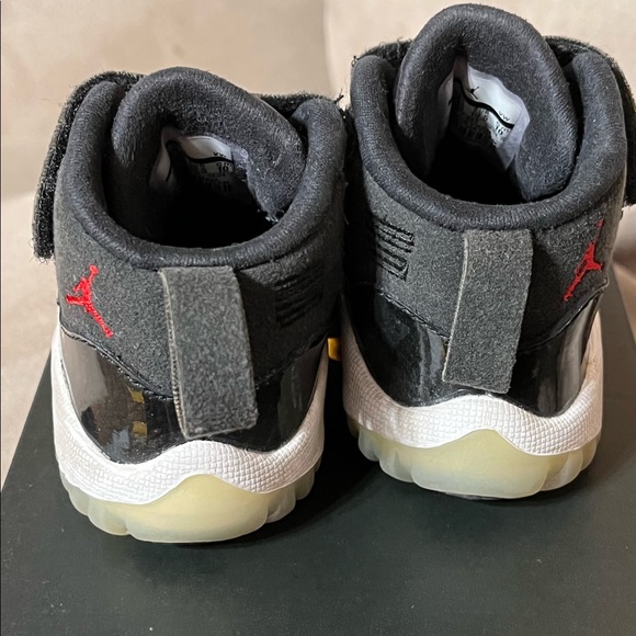 Jordan 11 - Picture 3 of 5